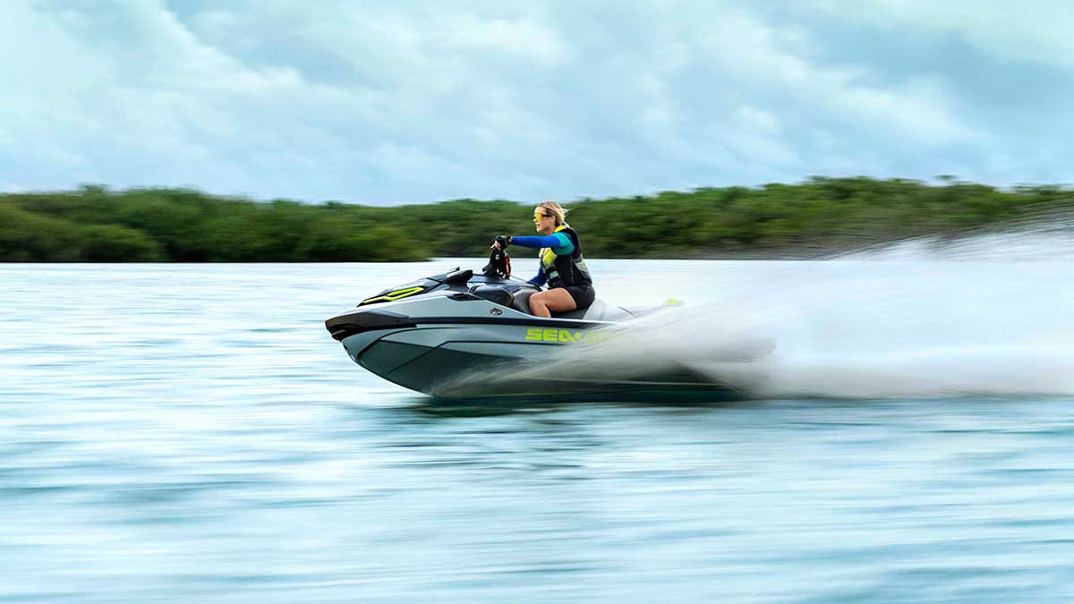 SEA PWC MY24 PERF RXTX 325 IceMetal MantaGreen ACT Action 0022 RGB 4096x2304