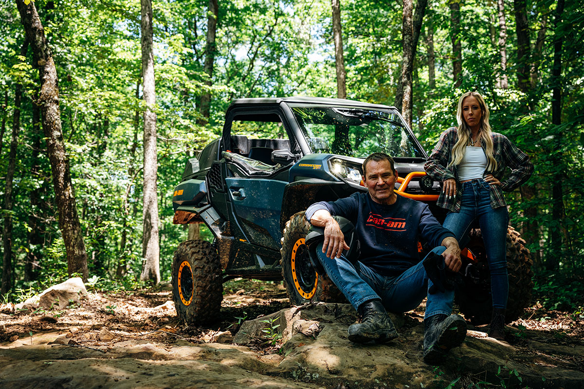 ORV MY27 SSV COMMANDER XT P 1000R DUSTY NAVY LIFESTYLE 08851 RGB