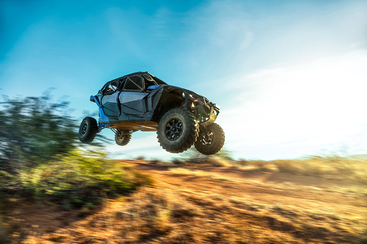 ORV MY27 SSV MAV X3 MAX DS TURBO DAZZLING BLUE ACTION 7554 RGB
